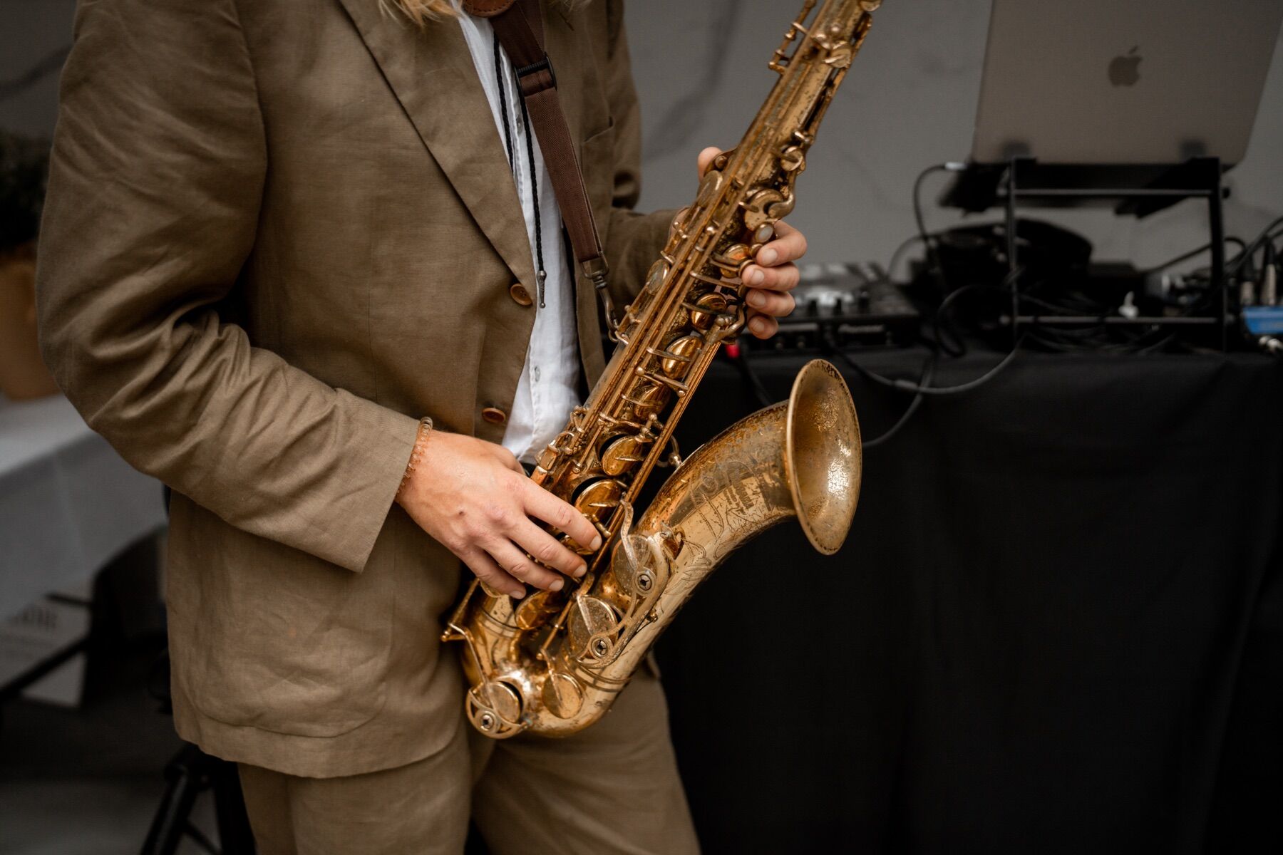 Live saxophone at a wedding